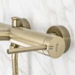 Badkarsblandare Foss Borstad Guld - Bild 2
