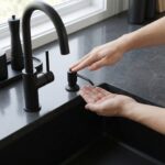 Dispenser för vätska i handfatet LON Svart - Bild 4