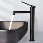 Hög svart tvättställsblandare Foss - Bild 2